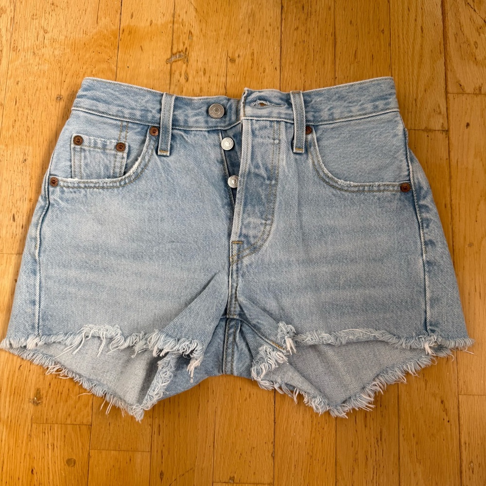 Levi’s 501 high waisted light wash denim